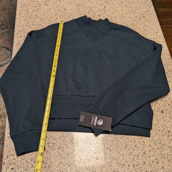 NWT/MPG Sport "Adora" Cropped Front Top - Picture 10 of 12